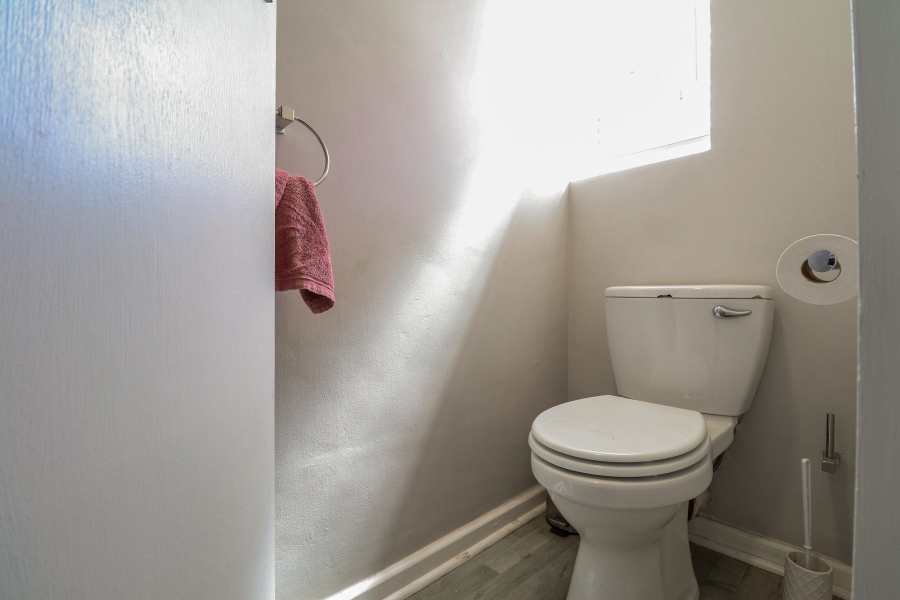 3 Bedroom Property for Sale in Summerstrand Eastern Cape